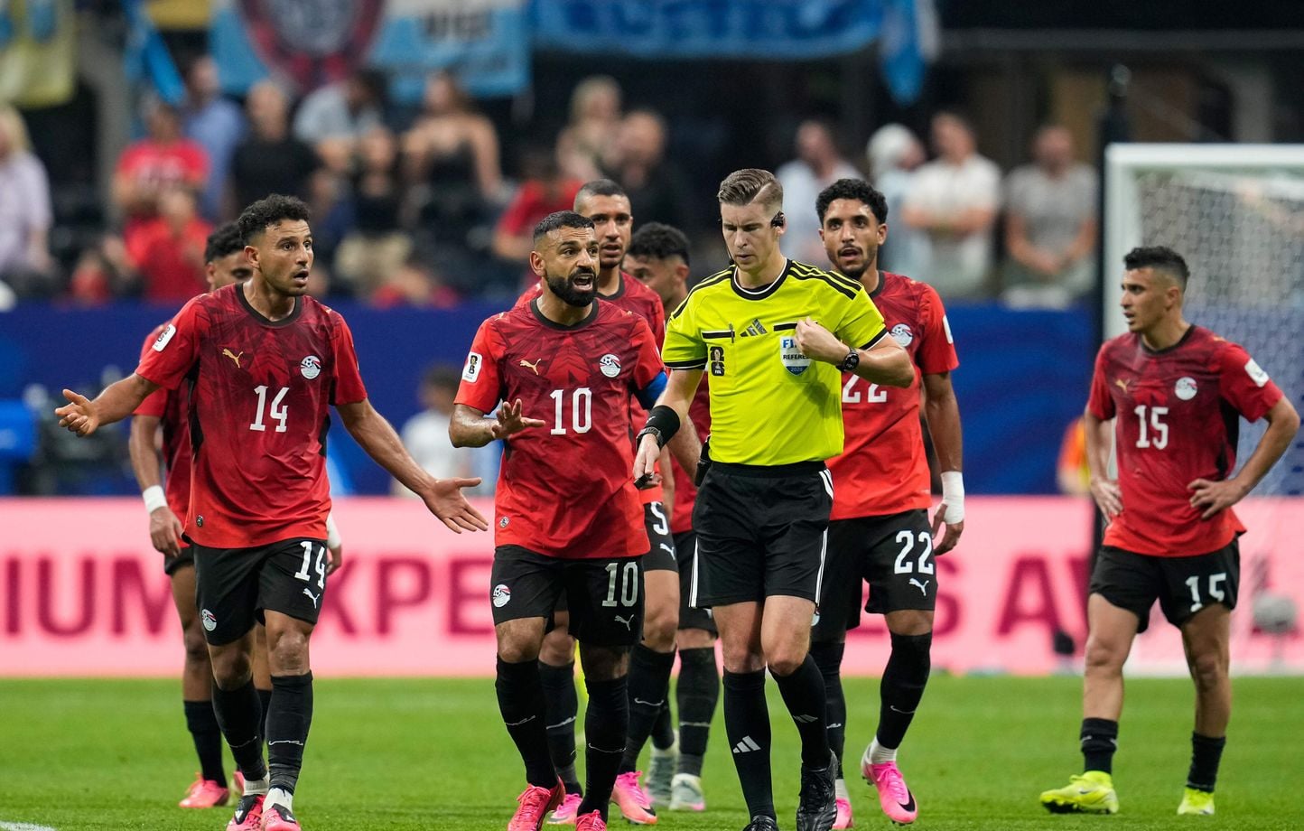 “Un torneo arreglado”… Egipto denuncia el arbitraje de Letexier y presenta una denuncia ante la FIFA “Un torneo arreglado”… Egipto denuncia el arbitraje de Letexier y presenta una denuncia ante la FIFA
